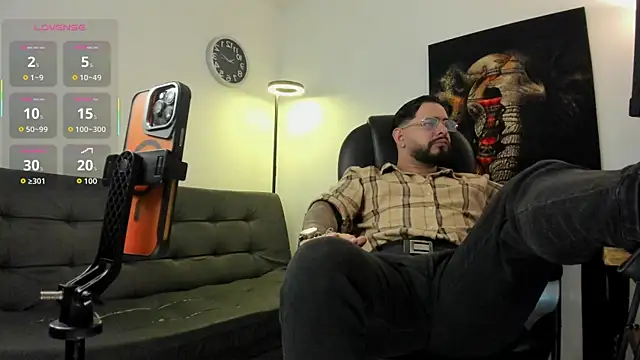 Snapshot of Ethan_Castellano chatting on February 20, 2026, 9:39 pm Ethan Castellano online show from February 20, 2026, 9:39 pm