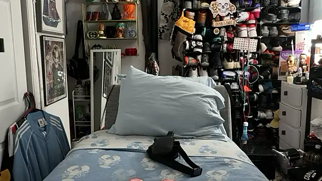 joeytatts66 online show from January 12, 2026, 3:24 am