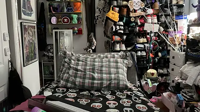 joeytatts66 online show from March 26, 2026, 1:48 am