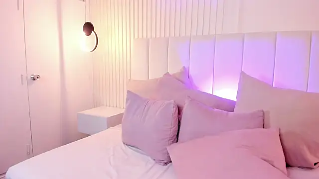 natali henao online show from March 14, 2025, 11:32 pm