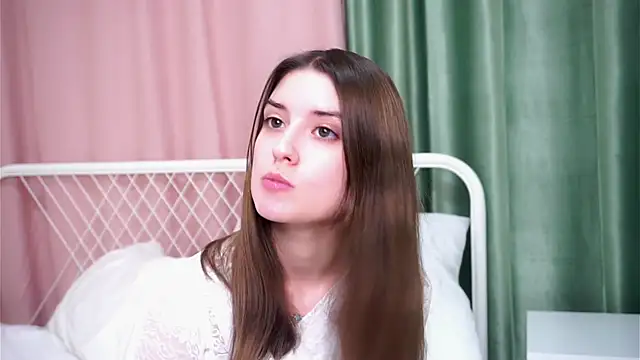 NoreenAtlee online show from December 17, 2024, 4:21 pm