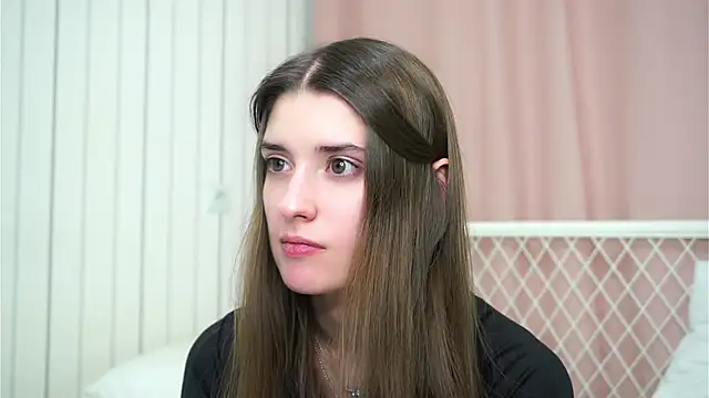 NoreenAtlee online show from December 18, 2024, 4:17 pm