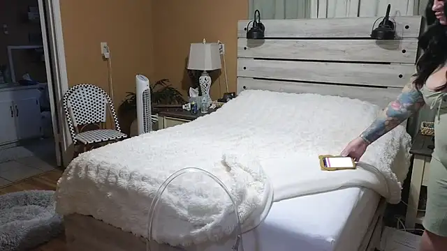 TexasTattooedHouseWife online show from April 8, 2026, 1:56 pm