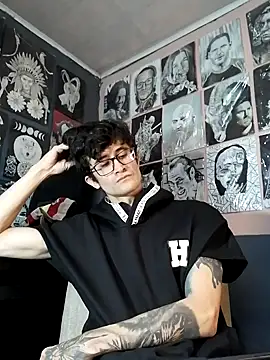 Snapshot of Loggan_donnelly chatting on February 5, 2026, 7:32 pm Loggan donnelly online show from February 5, 2026, 7:32 pm