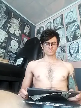 Snapshot of Loggan_donnelly chatting on February 4, 2026, 6:36 pm Loggan donnelly online show from February 4, 2026, 6:36 pm