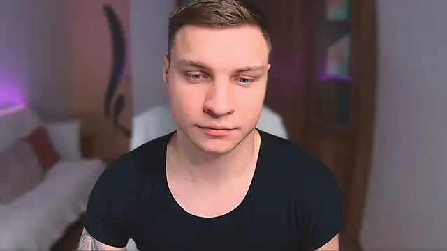 handsome guy01 online show from March 8, 2025, 4:01 am