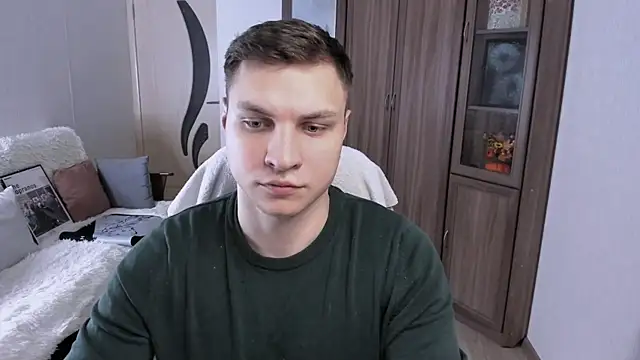 handsome guy01 online show from September 25, 2025, 5:19 pm