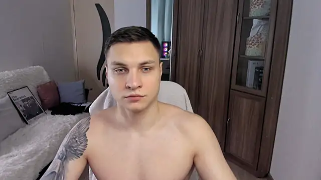 handsome guy01 online show from September 21, 2025, 12:05 am