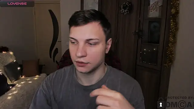 handsome guy01 online show from November 28, 2025, 12:00 am