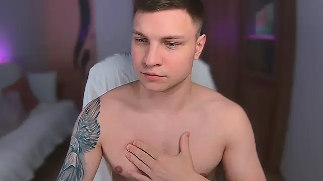 handsome guy01 online show from March 8, 2025, 10:24 pm