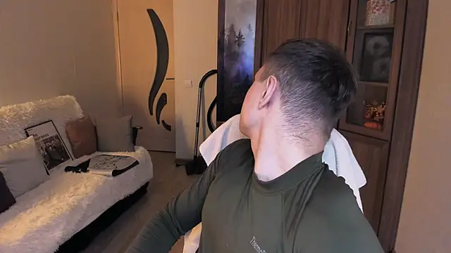 handsome guy01 online show from September 24, 2025, 5:41 pm