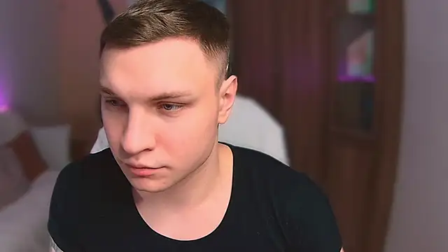 handsome guy01 online show from March 8, 2025, 12:55 am