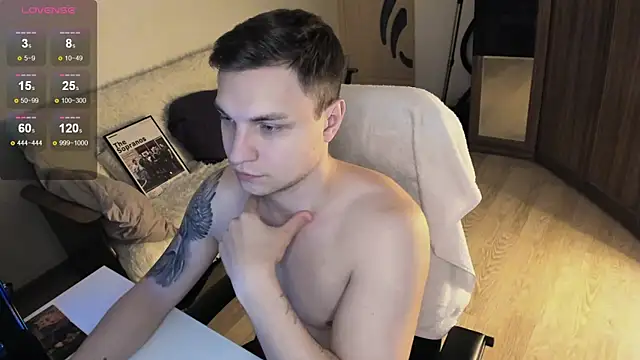 handsome guy01 online show from October 2, 2025, 4:38 am