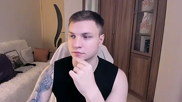 handsome guy01 online show from September 19, 2025, 1:53 am