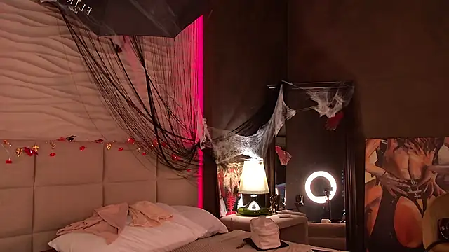 ViolaFlirt online show from October 28, 2025, 4:35 am