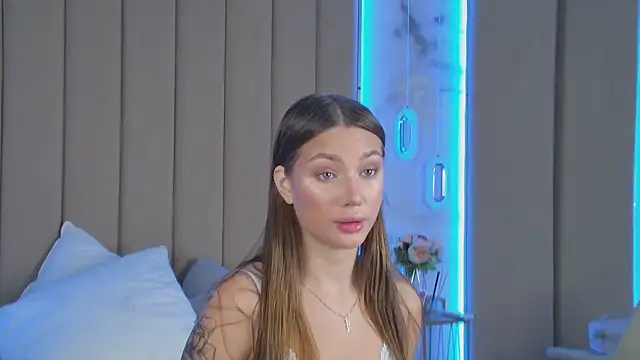 ViolaFlirt online show from October 16, 2025, 4:43 am