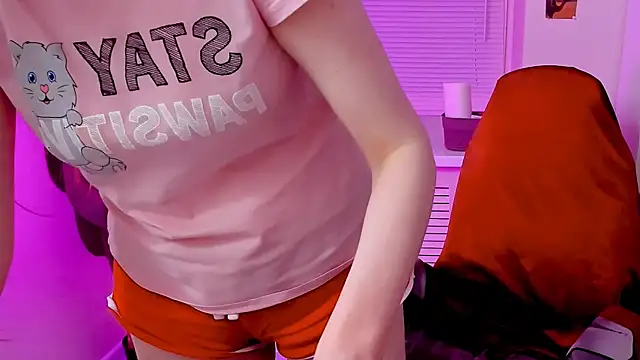 CarolGiggly online show from October 23, 2025, 8:13 am