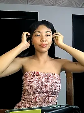 Snapshot of lianisrose chatting on September 26, 2025, 10:16 pm lianisrose online show from September 26, 2025, 10:16 pm