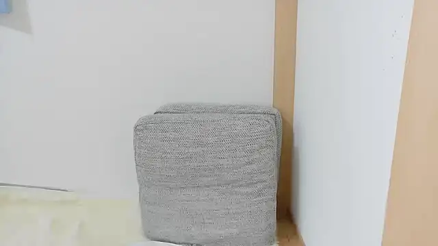 Hana-tan online show from October 17, 2025, 11:28 pm