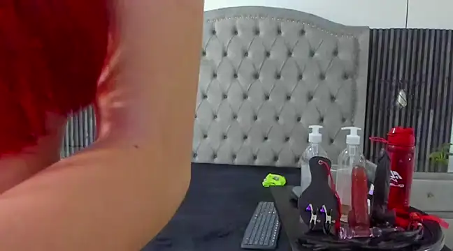 danna flame online show from March 6, 2025, 8:09 am