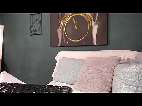 kriztaljessika online show from November 25, 2025, 7:19 am