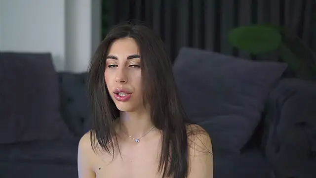 LaraSin online show from February 1, 2025, 11:06 pm