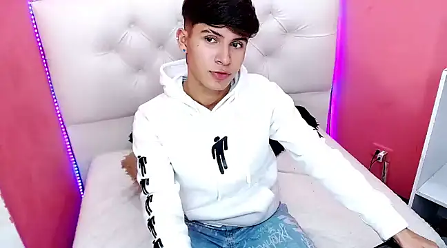 Snapshot of will_star_x chatting on December 11, 2024, 6:09 pm will star x online show from December 11, 2024, 6:09 pm