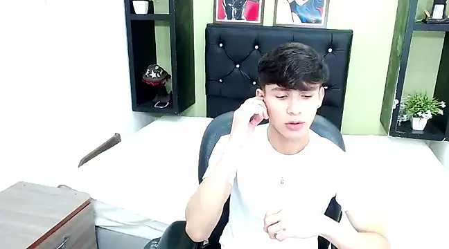 Snapshot of will_star_x chatting on January 31, 2025, 3:41 am will star x online show from January 31, 2025, 3:41 am