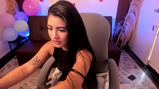 lunaalynch online show from April 9, 2026, 8:04 pm