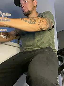 Snapshot of MrSoulMommy chatting on December 8, 2024, 10:25 pm MrSoulMommy online show from December 8, 2024, 10:25 pm