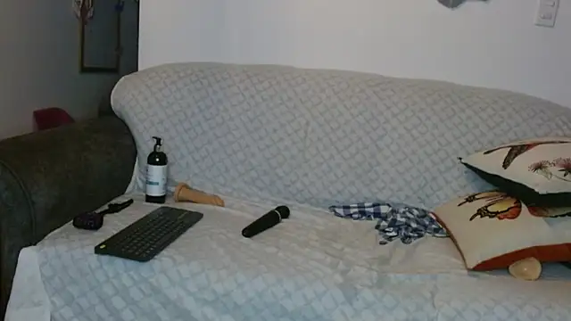 Vanessa Aniston online show from November 11, 2025, 9:15 am