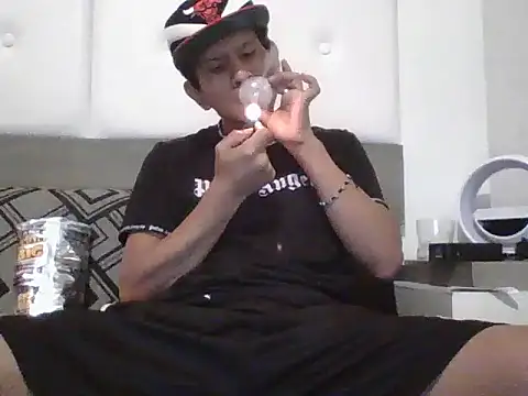 oiram27 online show from November 9, 2025, 9:41 pm