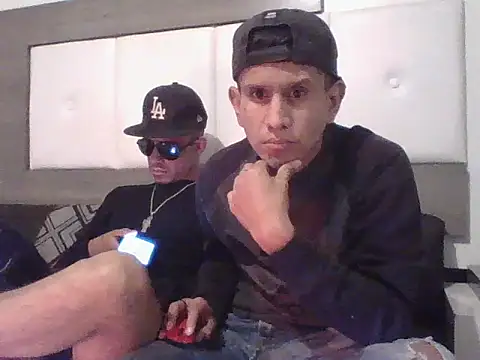 oiram27 online show from November 23, 2025, 7:29 am