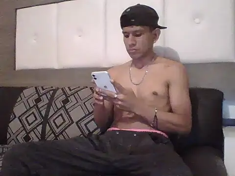 oiram27 online show from November 18, 2025, 7:50 pm