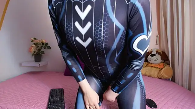 Snapshot of Angel_shiny chatting on October 6, 2025, 9:15 pm Angel shiny online show from October 6, 2025, 9:15 pm