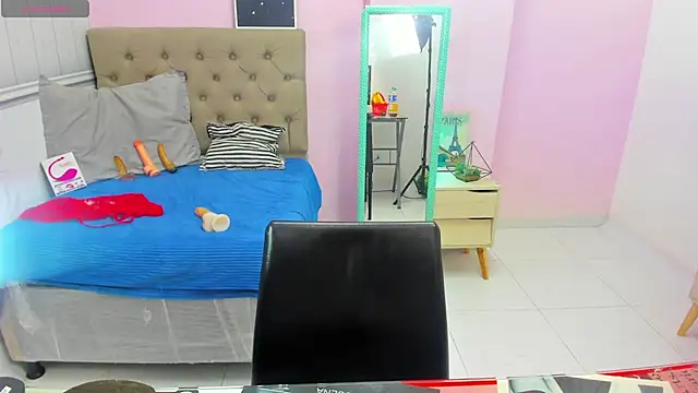 Snapshot of lauren_rios7 chatting on February 15, 2025, 1:10 am lauren rios7 online show from February 15, 2025, 1:10 am