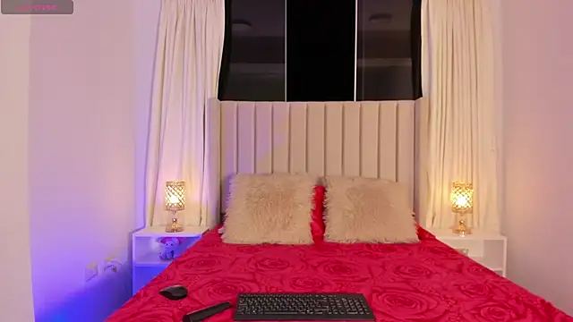 Snapshot of Aliison_Smith chatting on February 26, 2026, 3:39 am Aliison Smith online show from February 26, 2026, 3:39 am