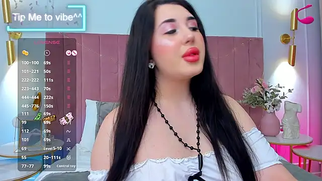 Mayzzie online show from September 22, 2025, 7:09 pm