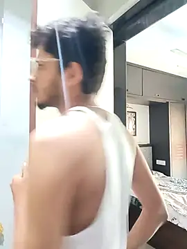 skinnyyyyyyyyy online show from November 2, 2025, 7:02 am