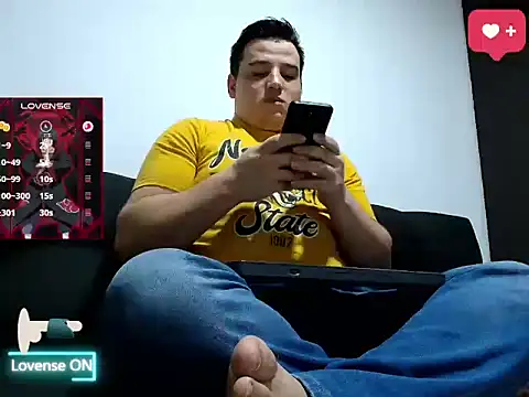 leoreem97 online show from July 9, 2026, 2:34 am