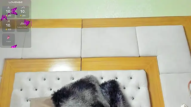 Selenecollins online show from November 3, 2025, 3:15 pm