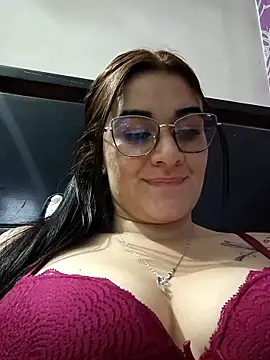 Snapshot of Hanna_Kinsley chatting on February 24, 2025, 3:33 am Hanna Kinsley online show from February 24, 2025, 3:33 am