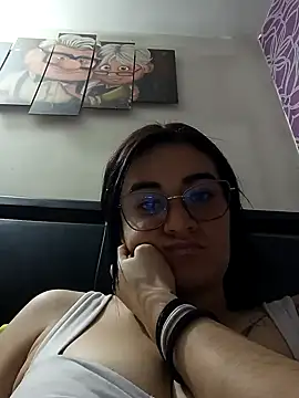 Snapshot of Hanna_Kinsley chatting on January 29, 2025, 2:40 am Hanna Kinsley online show from January 29, 2025, 2:40 am