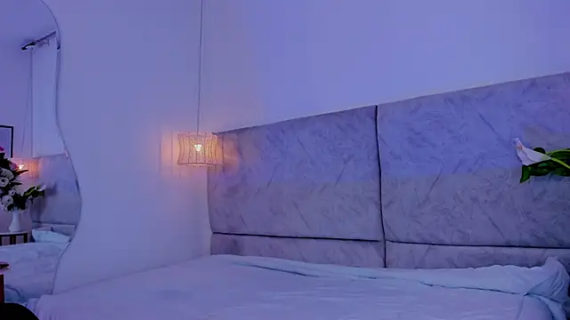 naomiii   online show from November 4, 2025, 11:58 am