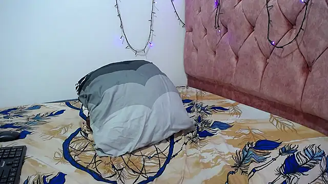 AMBER LOVE22 online show from February 3, 2025, 10:21 pm