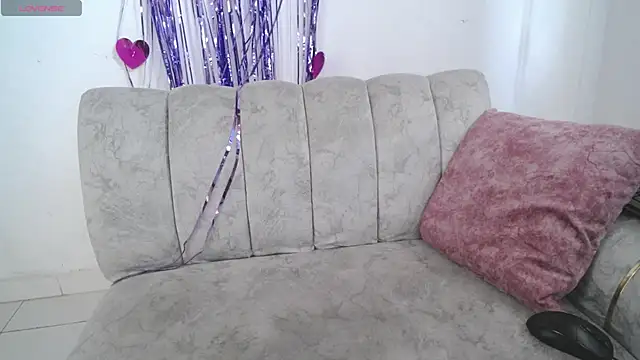 AMBER LOVE22 online show from February 21, 2025, 6:15 pm