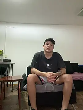 LCarreraa online show from July 25, 2026, 3:18 pm