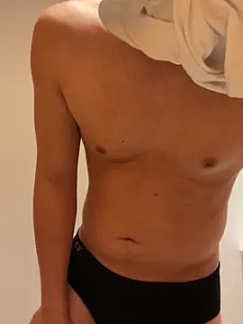 Snapshot of Ash_zzz chatting on March 21, 2025, 3:57 pm Ash zzz online show from March 21, 2025, 3:57 pm