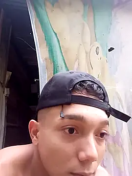 Snapshot of tayson_ chatting on October 25, 2025, 10:58 am tayson online show from October 25, 2025, 10:58 am