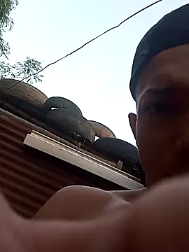 Snapshot of tayson_ chatting on November 6, 2025, 10:52 am tayson online show from November 6, 2025, 10:52 am